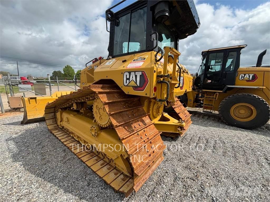 CAT D5 بلدوزرات مجنزرة