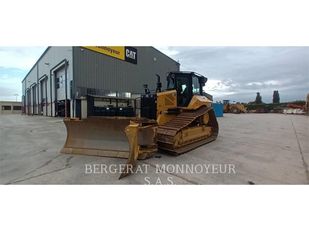CAT D5 بلدوزرات مجنزرة