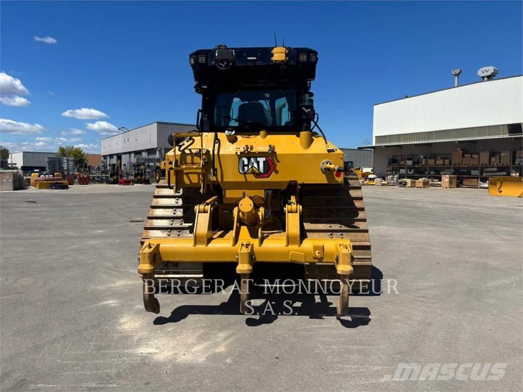 CAT D5 بلدوزرات مجنزرة