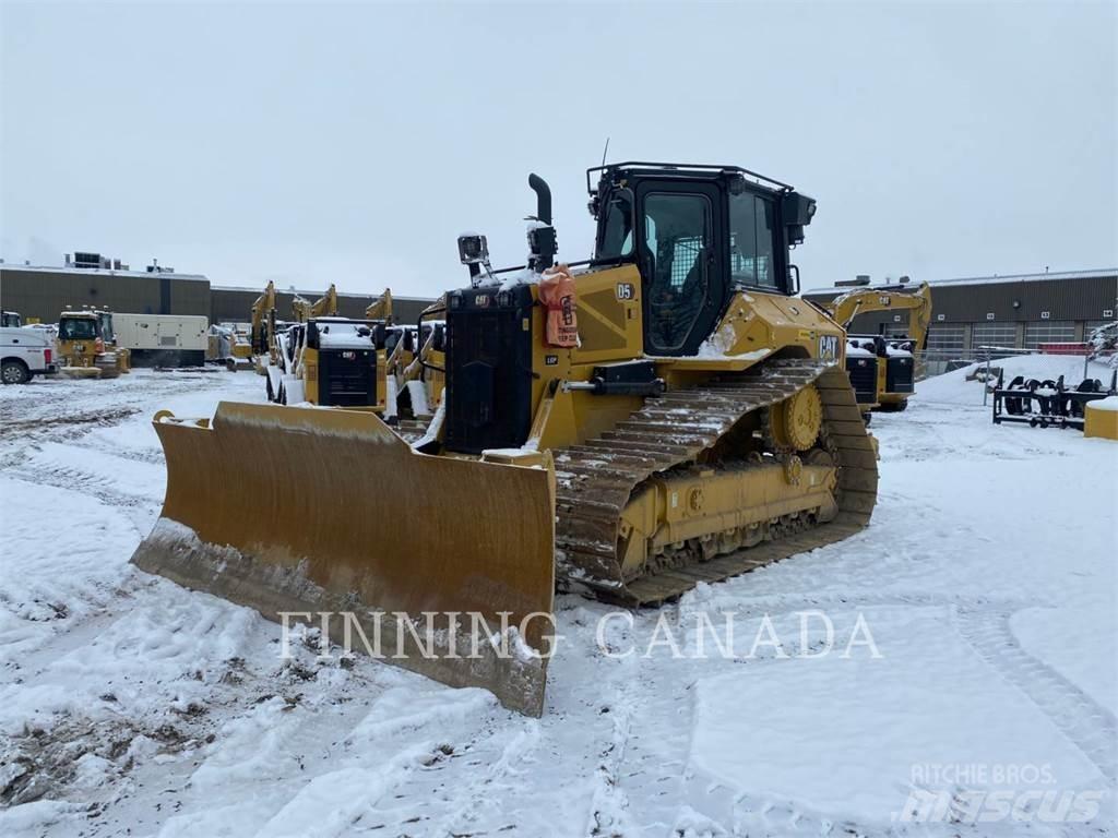 CAT D5-17 بلدوزرات مجنزرة