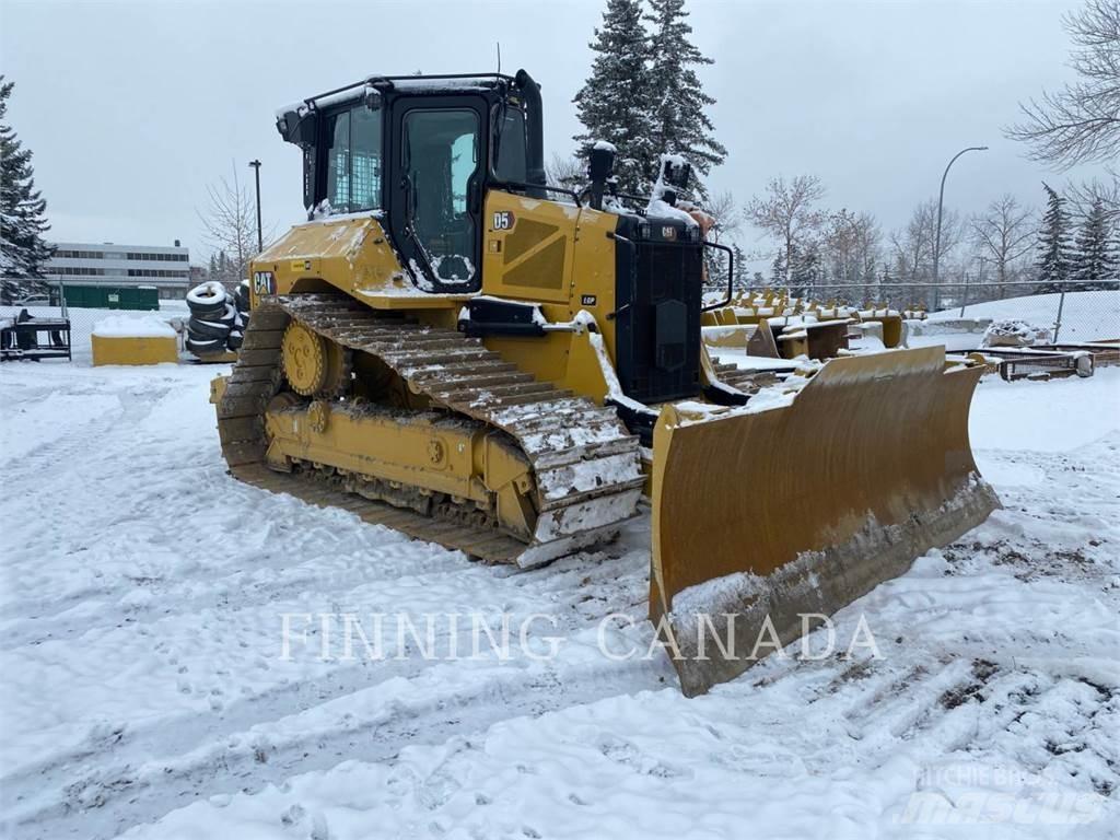 CAT D5-17 بلدوزرات مجنزرة