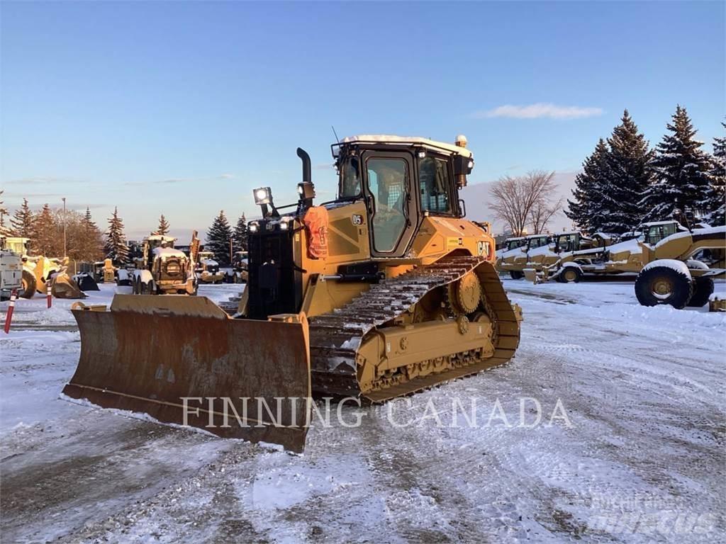 CAT D5-17 بلدوزرات مجنزرة