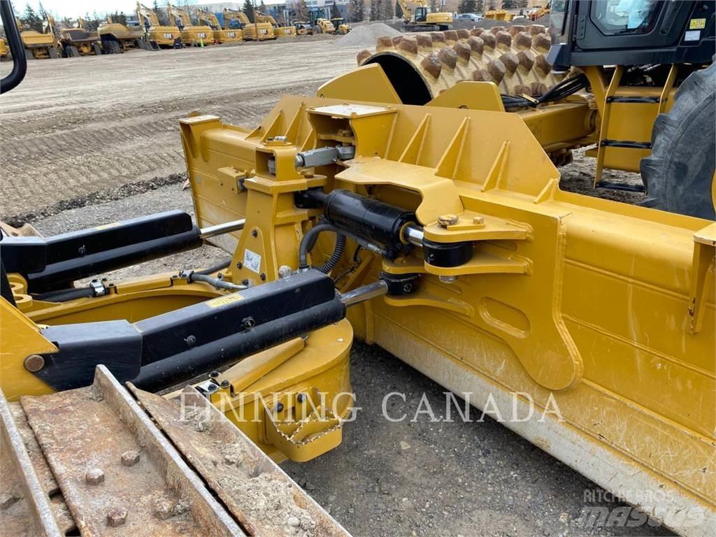 CAT D5-17 بلدوزرات مجنزرة