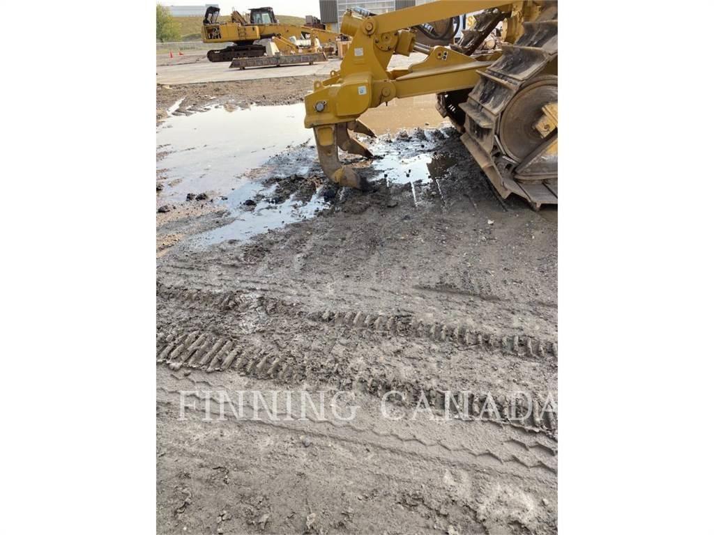 CAT D5-17 بلدوزرات مجنزرة