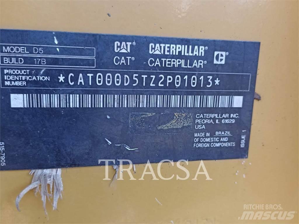 CAT D5-17 بلدوزرات مجنزرة