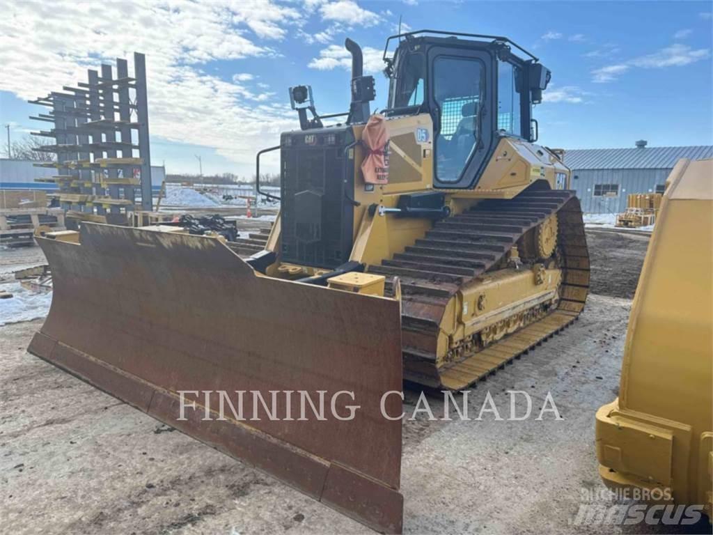 CAT D5-17 بلدوزرات مجنزرة