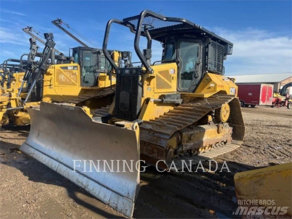 CAT D5-17 بلدوزرات مجنزرة