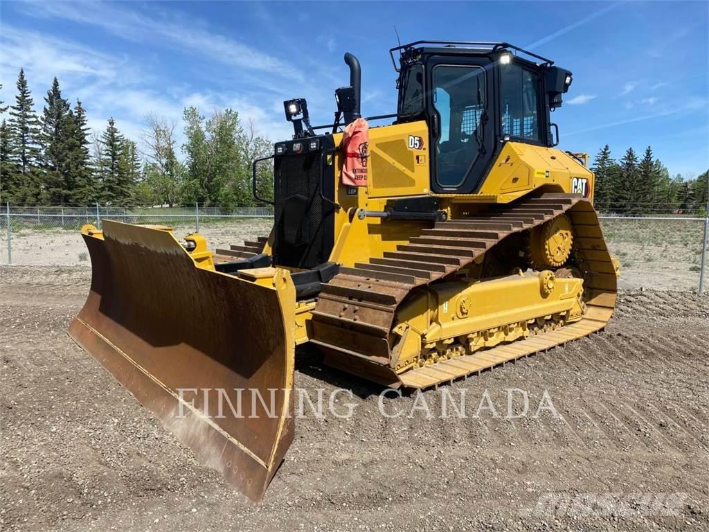CAT D5-17 بلدوزرات مجنزرة