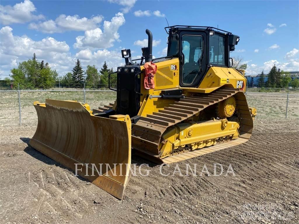 CAT D5-17 بلدوزرات مجنزرة