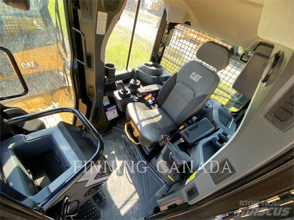CAT D5-17 بلدوزرات مجنزرة