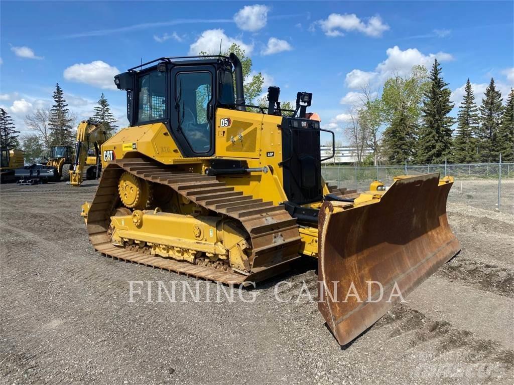 CAT D5-17 بلدوزرات مجنزرة