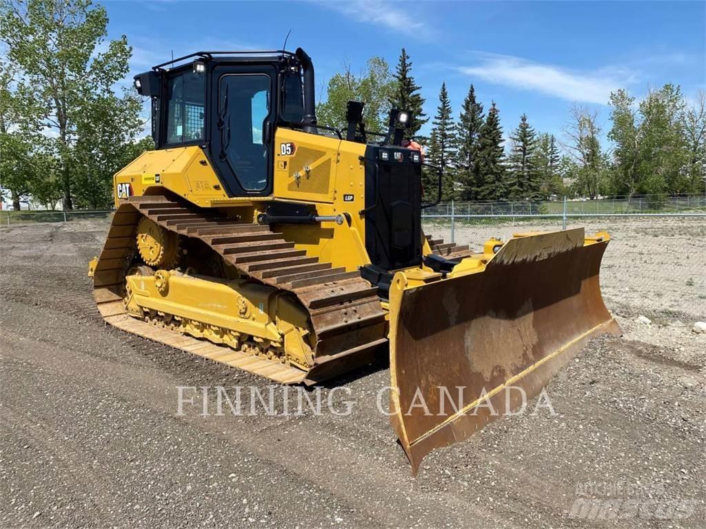 CAT D5-17 بلدوزرات مجنزرة