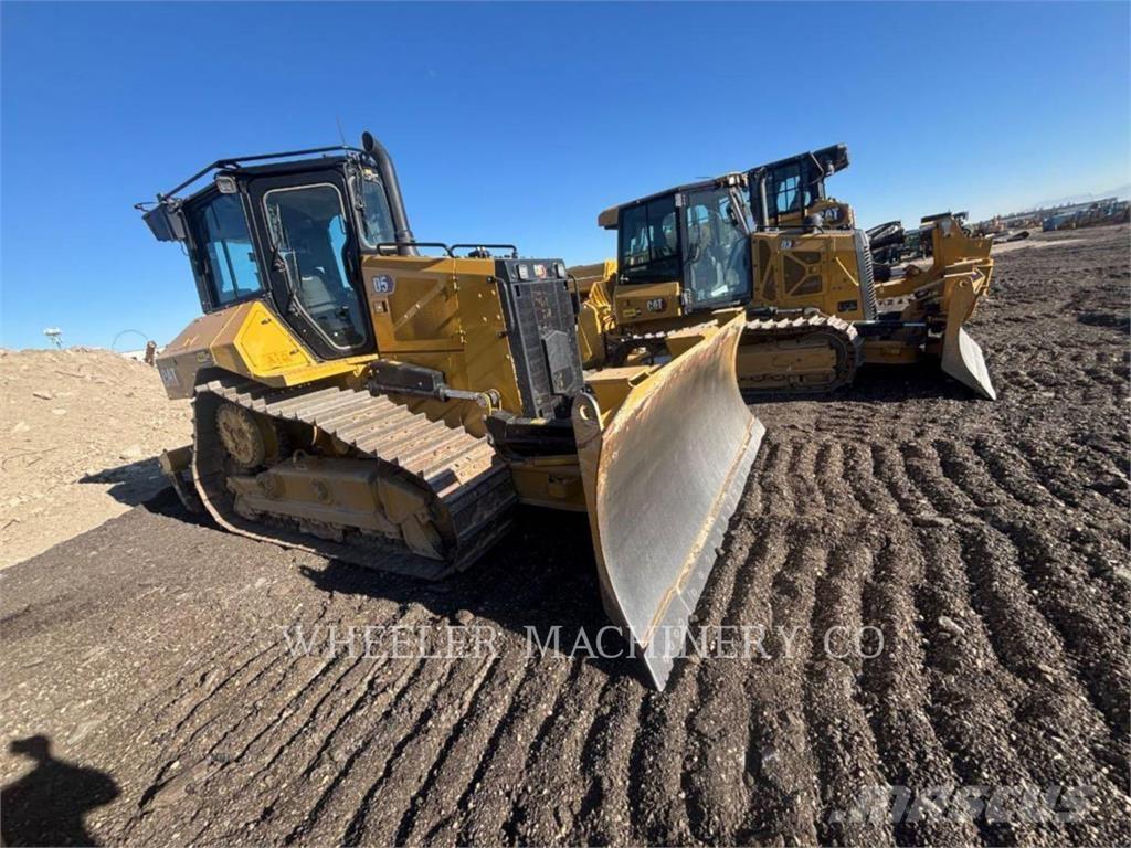CAT D5-17 XL بلدوزرات مجنزرة