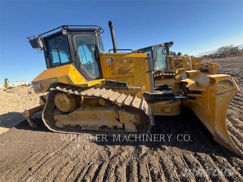 CAT D5-17 XL بلدوزرات مجنزرة