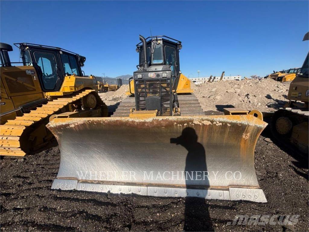 CAT D5-17 XL بلدوزرات مجنزرة