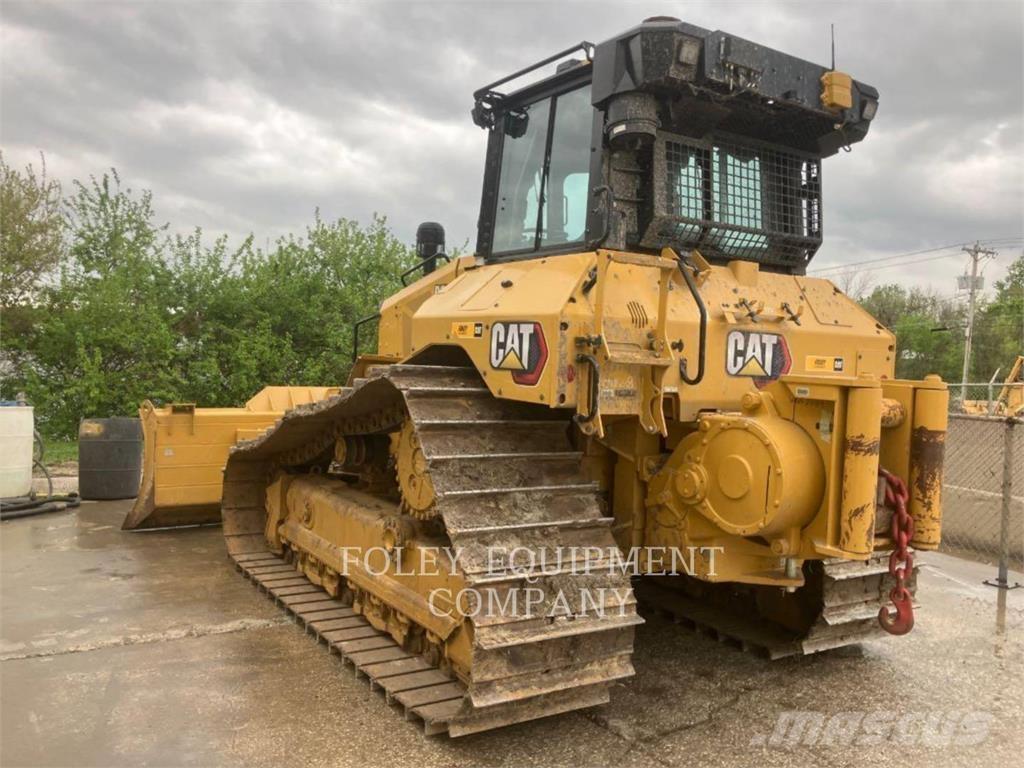 CAT D5-17LGVI بلدوزرات مجنزرة