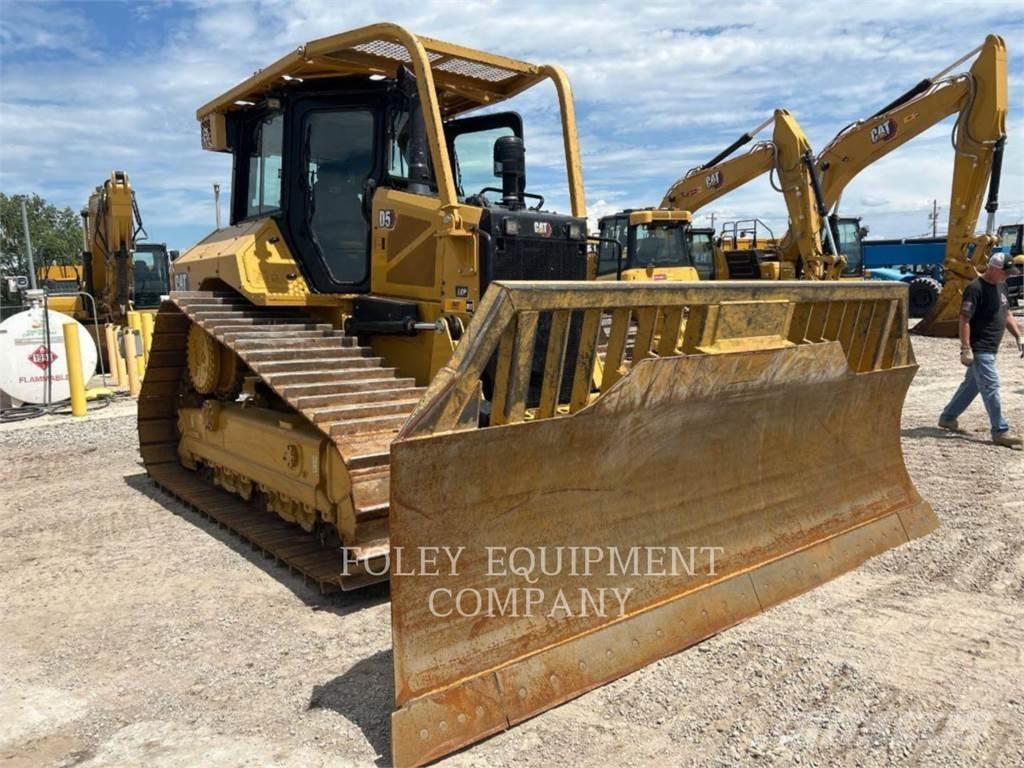 CAT D5-17LGVX بلدوزرات مجنزرة