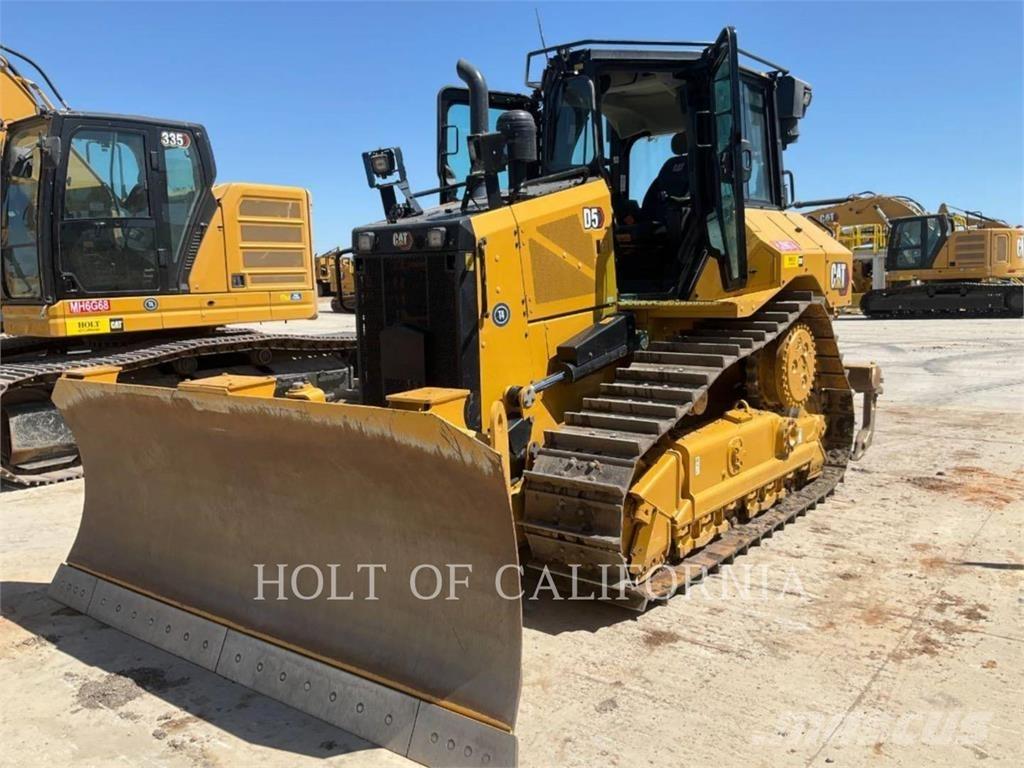 CAT D5-17VP بلدوزرات مجنزرة