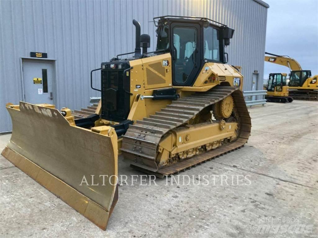 CAT D5-17VPLGP بلدوزرات مجنزرة