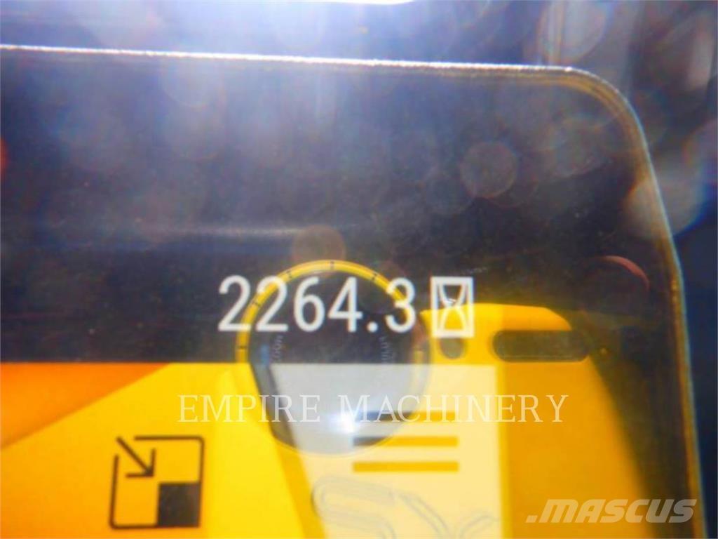 CAT D5-17VPWHA بلدوزرات مجنزرة