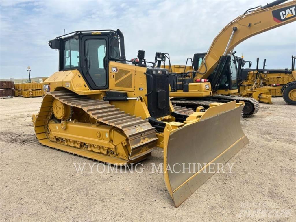CAT D5 LGP بلدوزرات مجنزرة