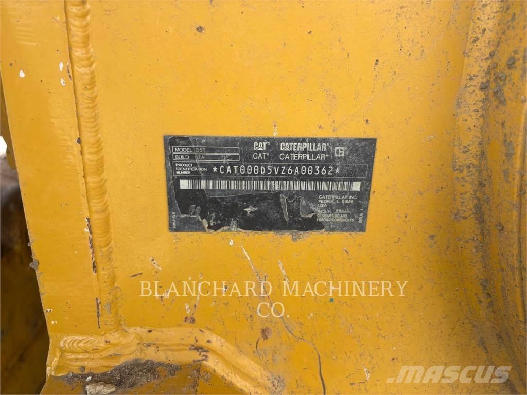 CAT D5 LGP بلدوزرات مجنزرة