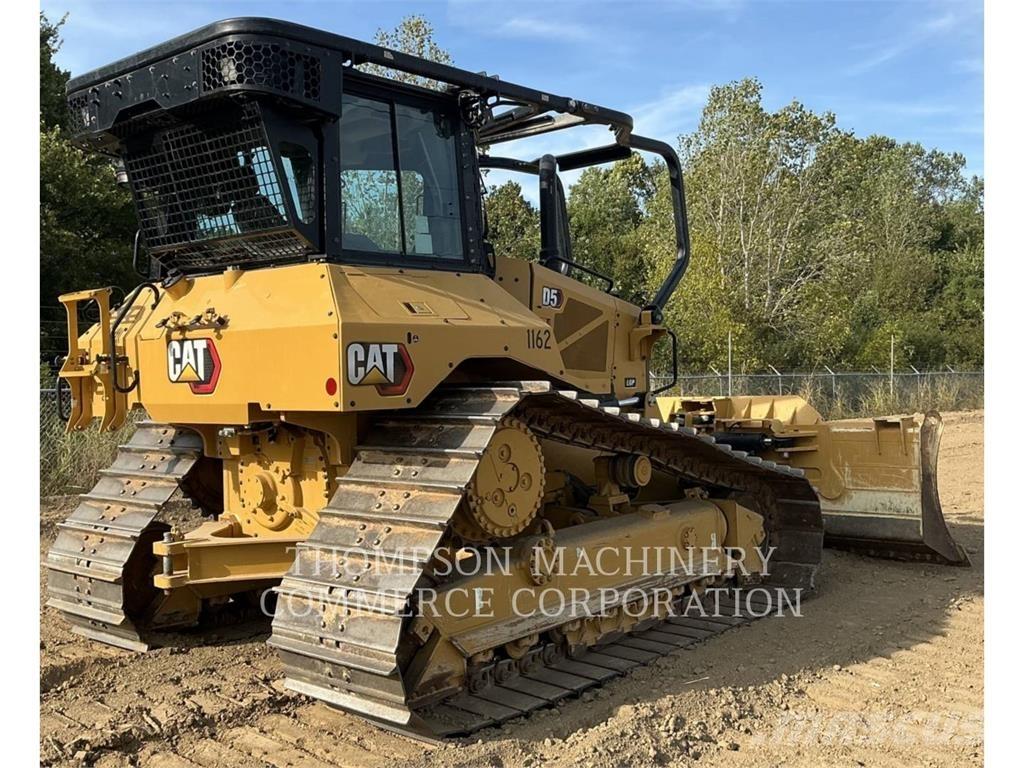 CAT D5 LGP بلدوزرات مجنزرة