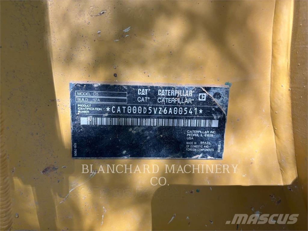 CAT D5- LGP بلدوزرات مجنزرة