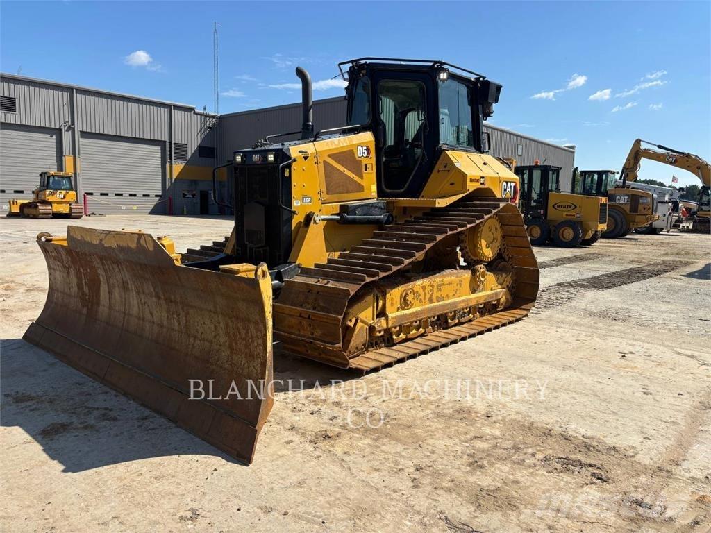 CAT D5 LGP بلدوزرات مجنزرة