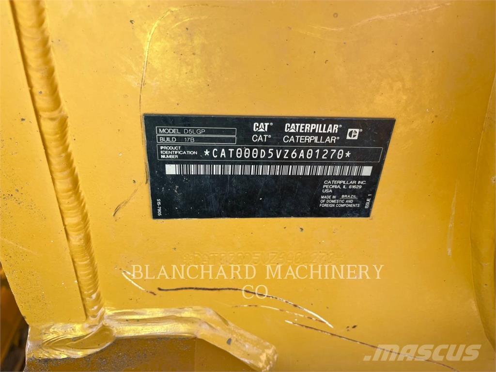 CAT D5 LGP بلدوزرات مجنزرة