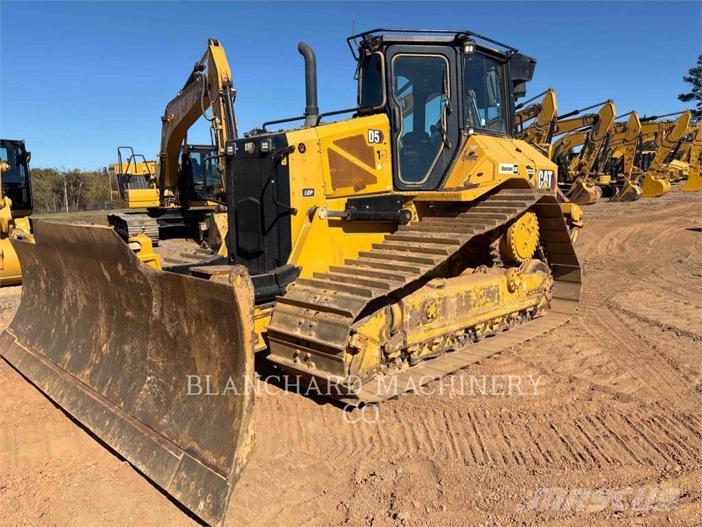 CAT D5 LGP بلدوزرات مجنزرة