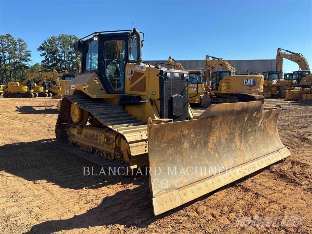 CAT D5 LGP بلدوزرات مجنزرة