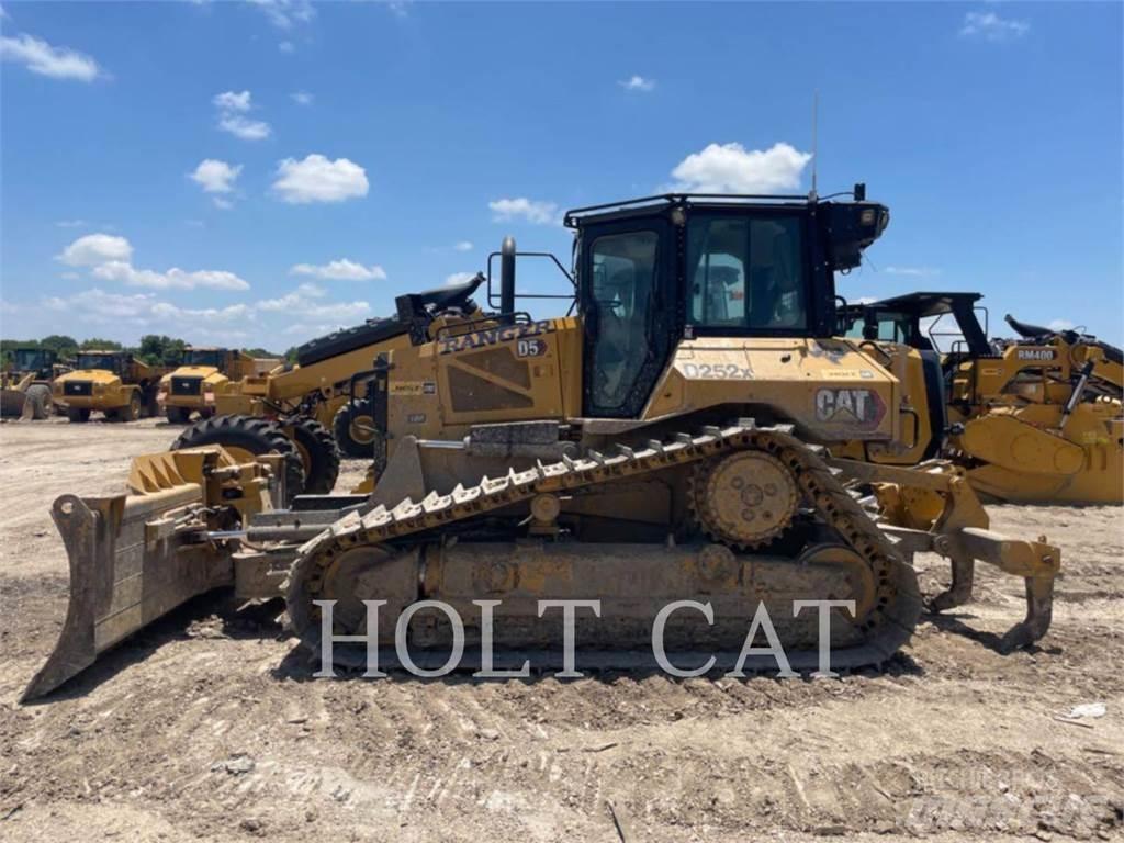 CAT D5 LGPVP بلدوزرات مجنزرة
