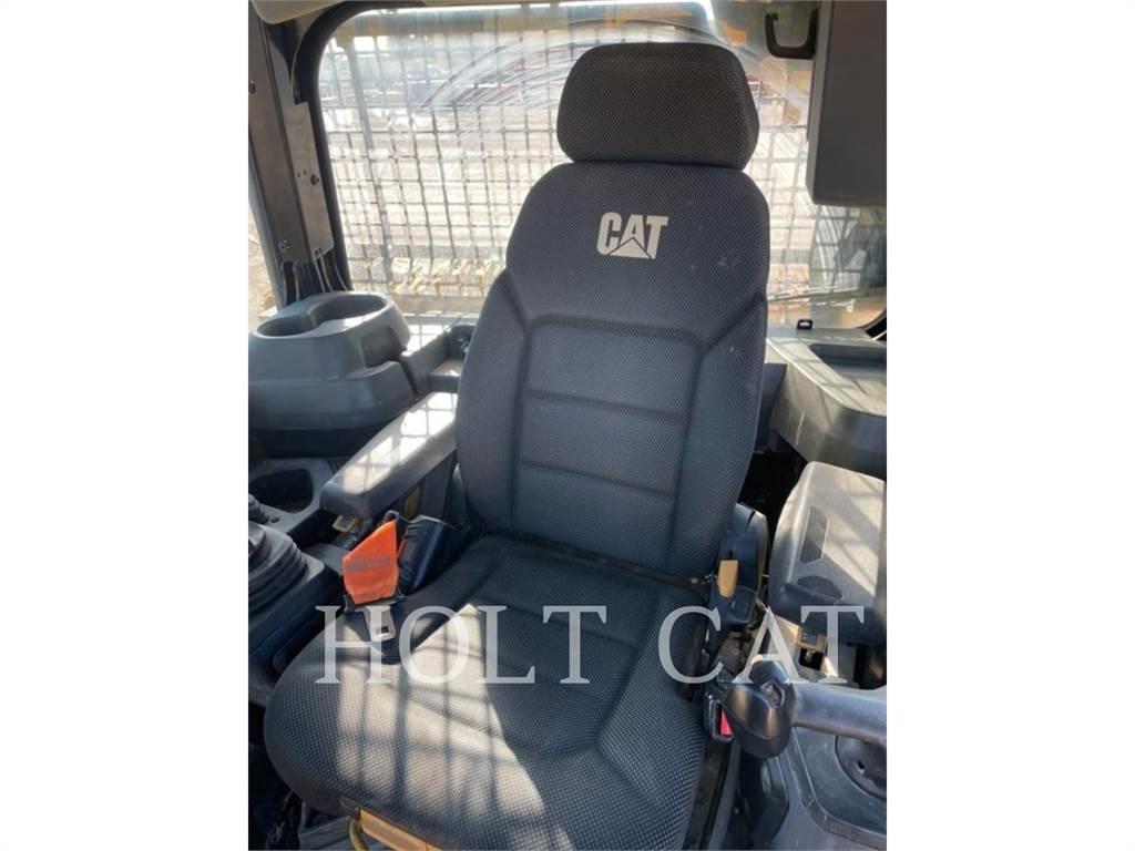 CAT D5 LGPVP بلدوزرات مجنزرة