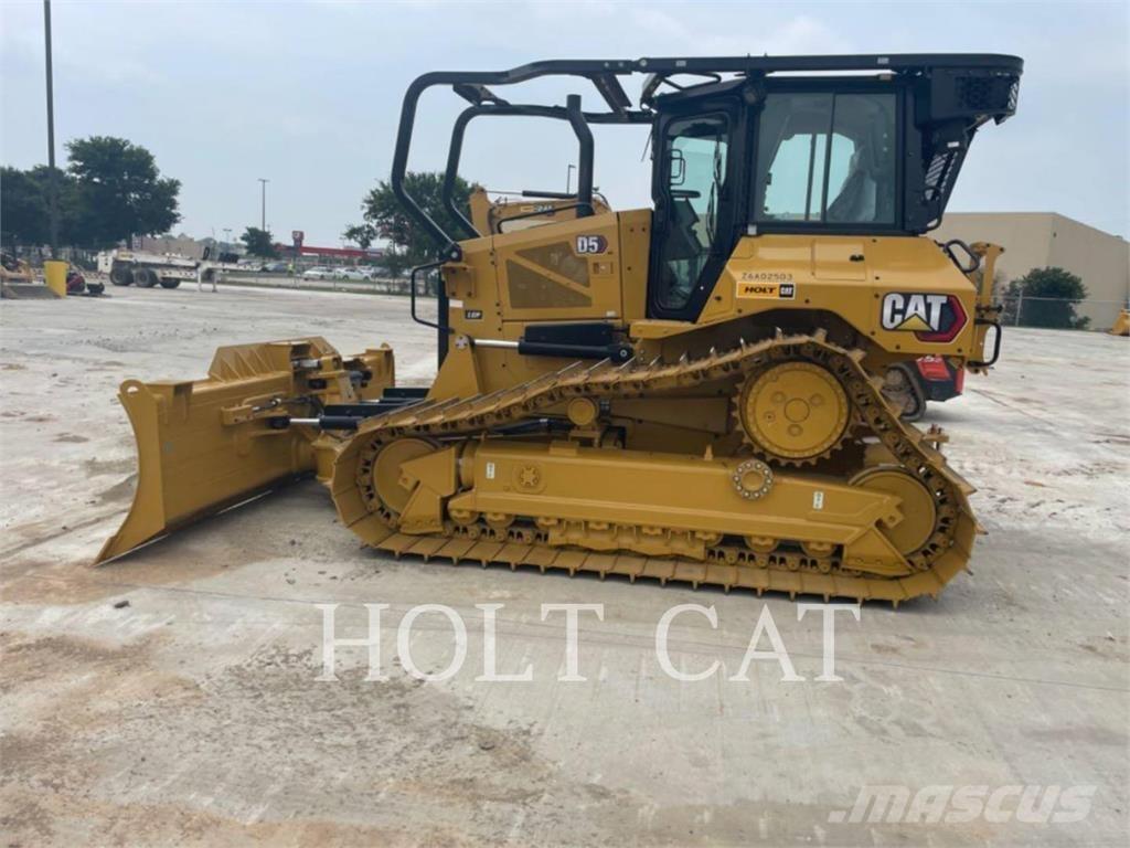 CAT D5 LGPVP3 بلدوزرات مجنزرة