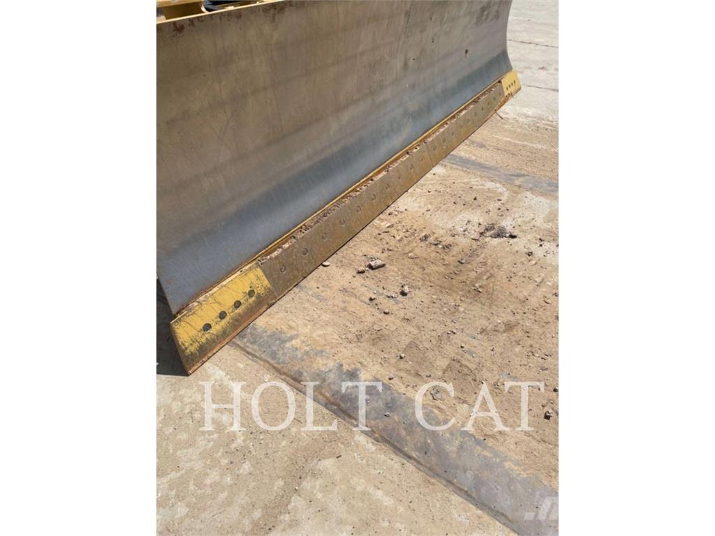 CAT D5 LGPVP3 بلدوزرات مجنزرة