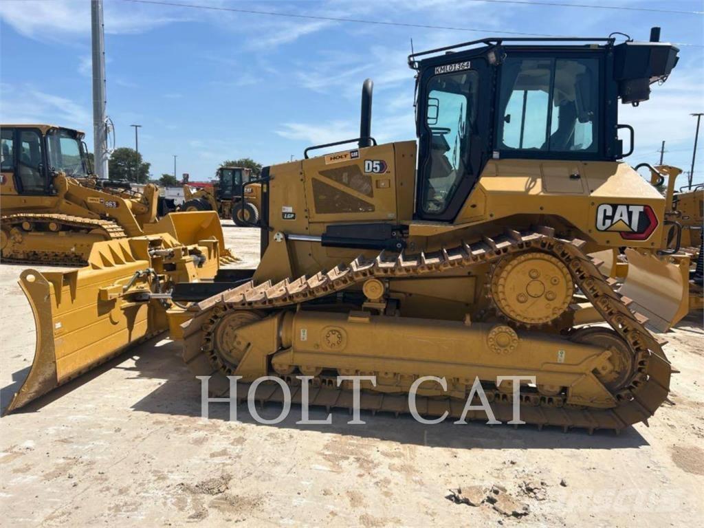 CAT D5 LGPVP3 بلدوزرات مجنزرة