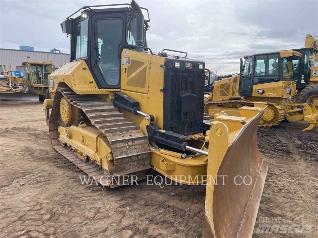 CAT D5 VP بلدوزرات مجنزرة