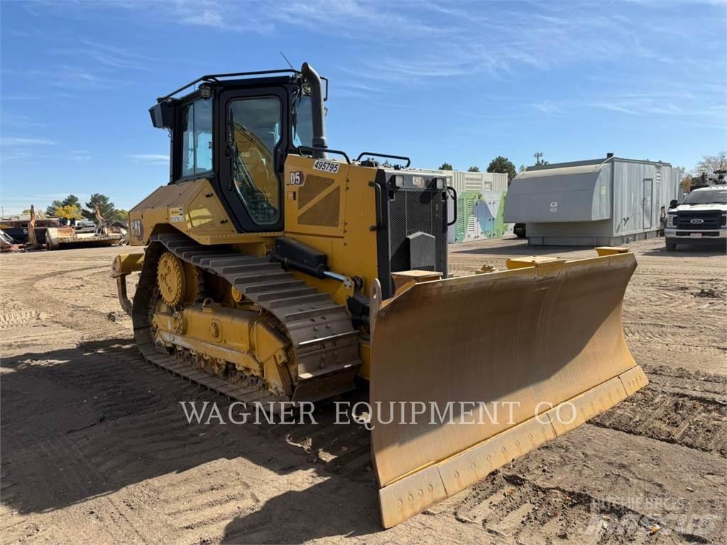 CAT D5 VP بلدوزرات مجنزرة