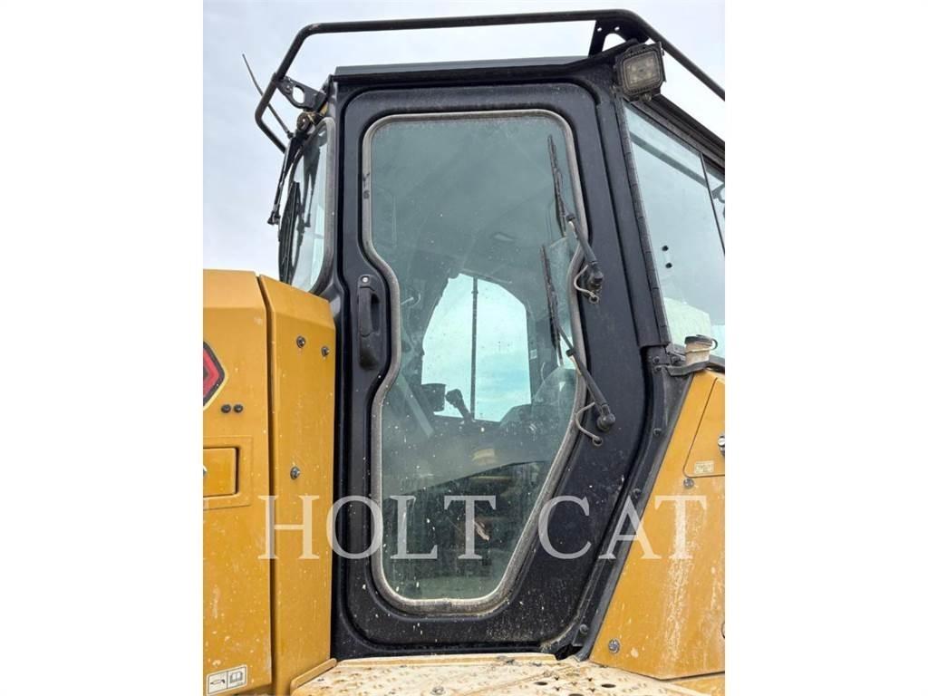 CAT D5 VP بلدوزرات مجنزرة