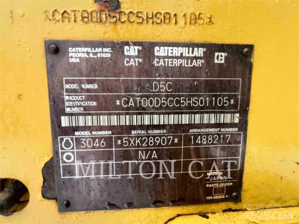 CAT D5CIII بلدوزرات مجنزرة