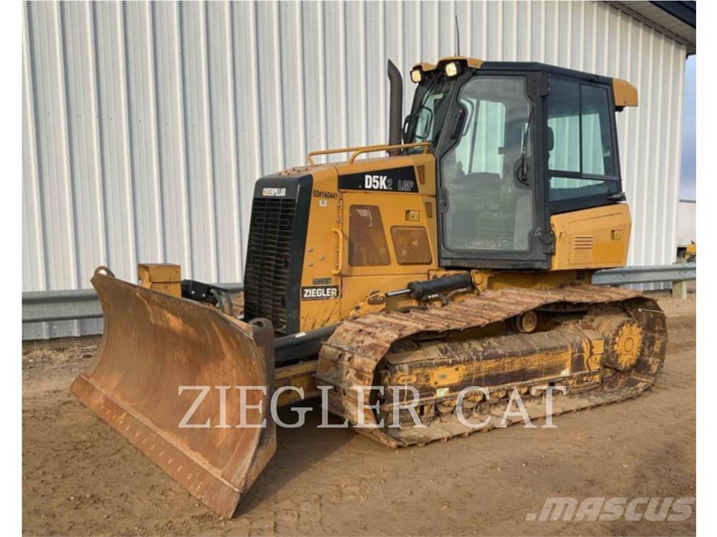CAT D5K بلدوزرات مجنزرة