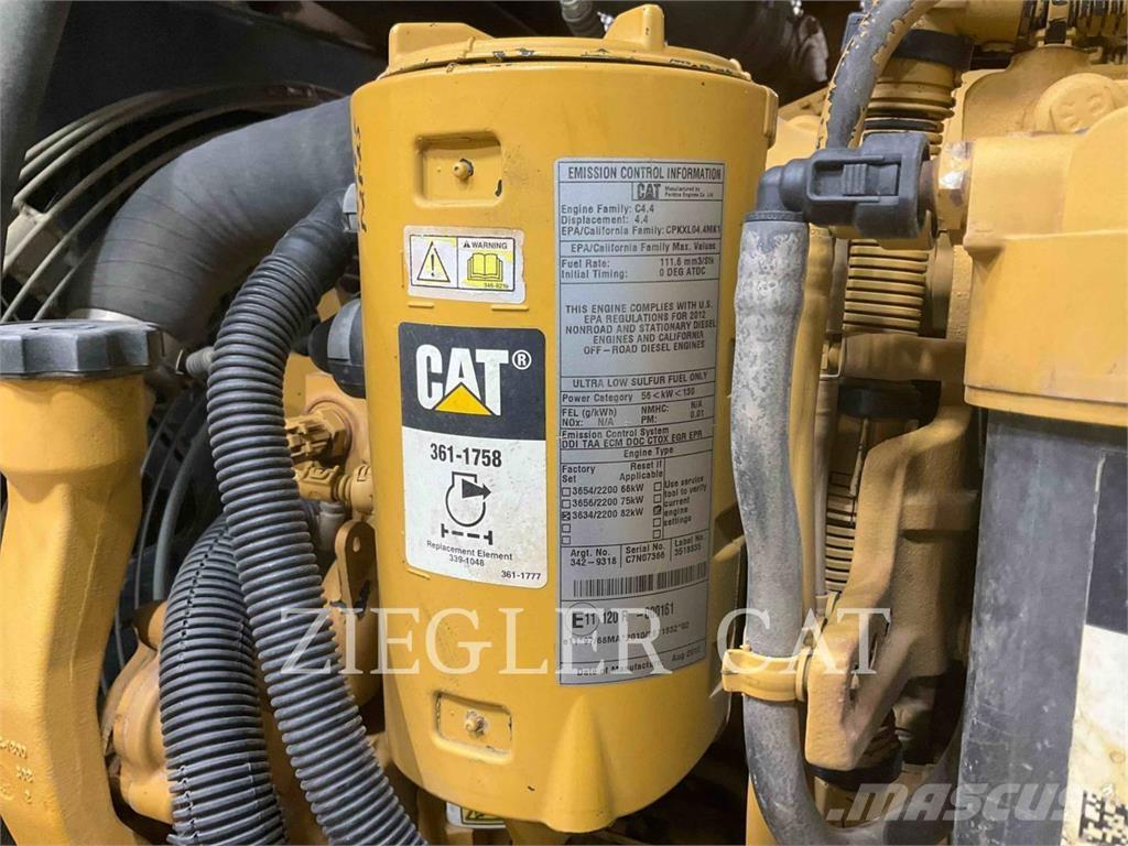 CAT D5K بلدوزرات مجنزرة