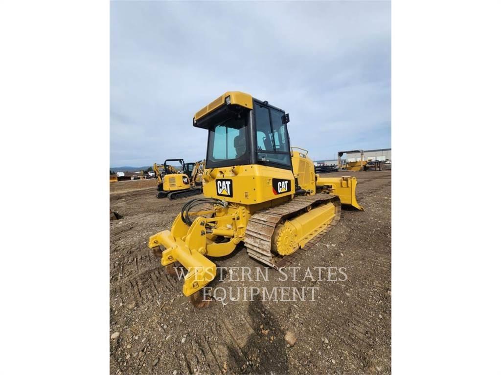 CAT D5K2 بلدوزرات مجنزرة