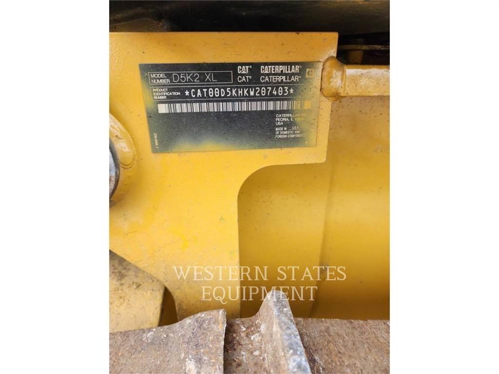 CAT D5K2 بلدوزرات مجنزرة