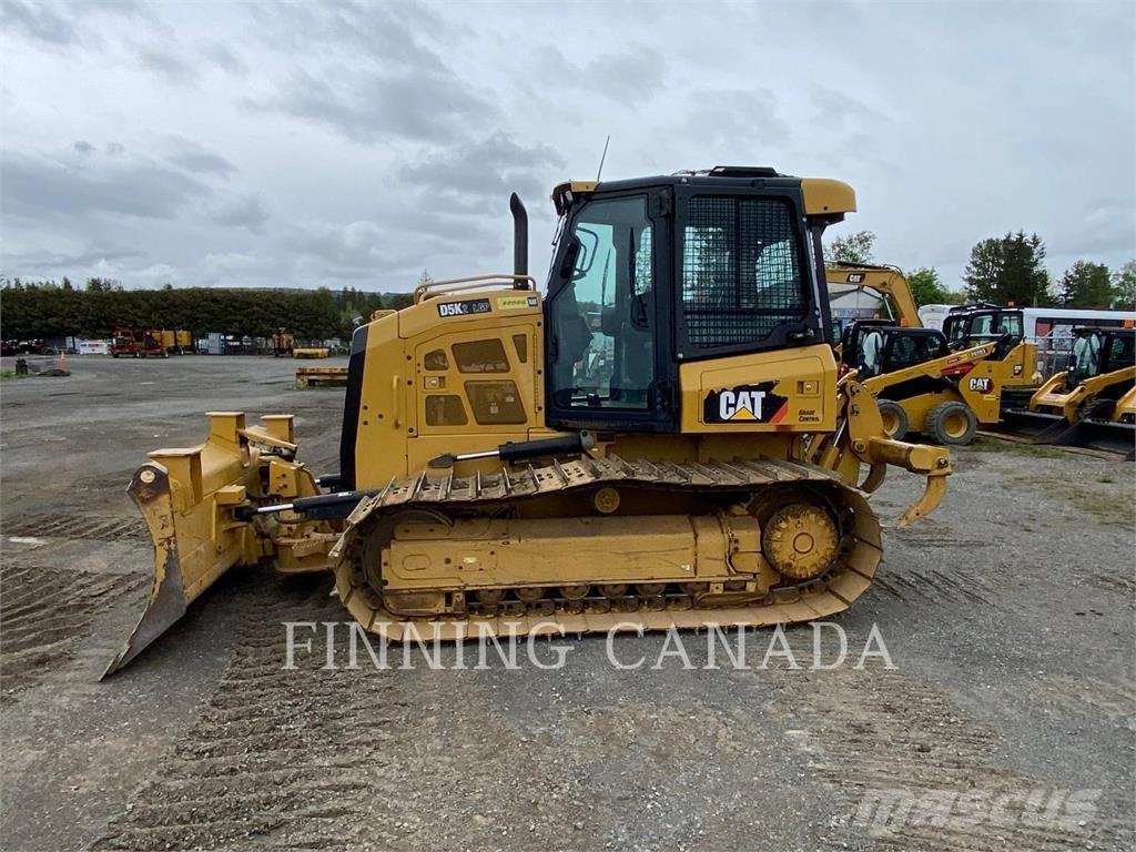 CAT D5K2 بلدوزرات مجنزرة