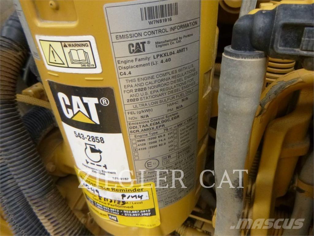 CAT D5K2 بلدوزرات مجنزرة