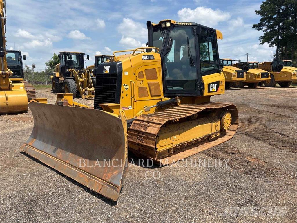 CAT D5K2 LGP بلدوزرات مجنزرة