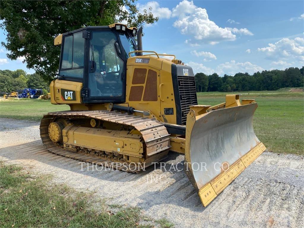 CAT D5K2 LGP بلدوزرات مجنزرة