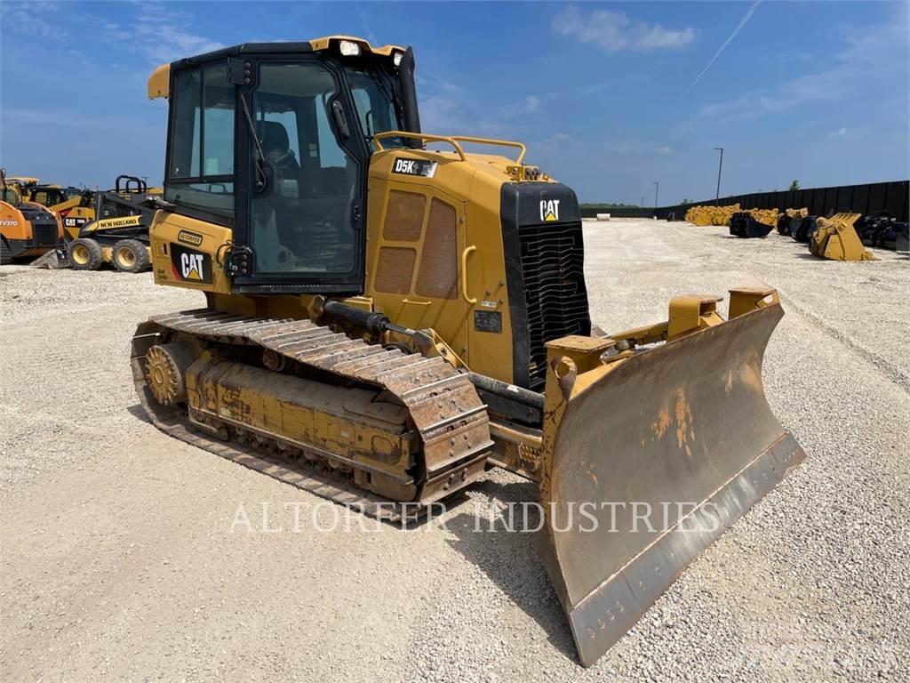 CAT D5K2 XL بلدوزرات مجنزرة